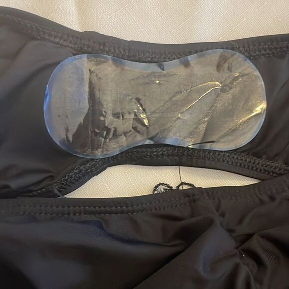 LUXE BY LISA VOGEL.   BLACK BIKINI BOTTOM WITH ROUCHED SIDES.  NEW - Picture 7 of 7